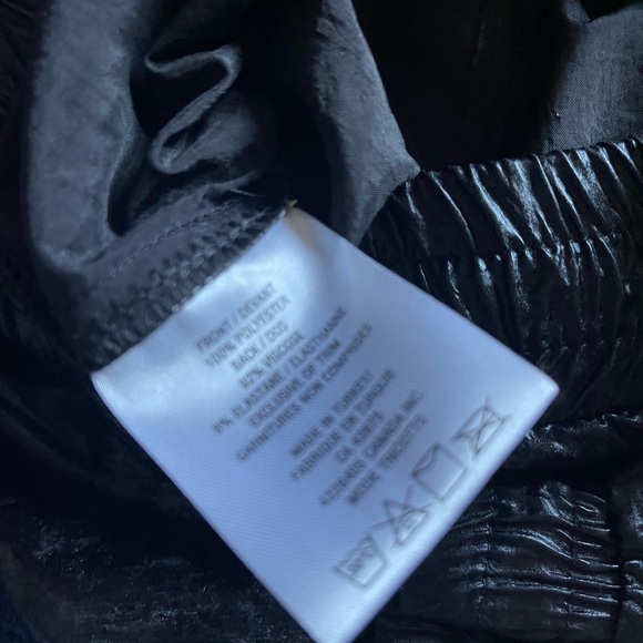 Black shiny pants size medium - Picture 3 of 4